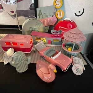 Pink Retro Car and Flamingo Decor Set